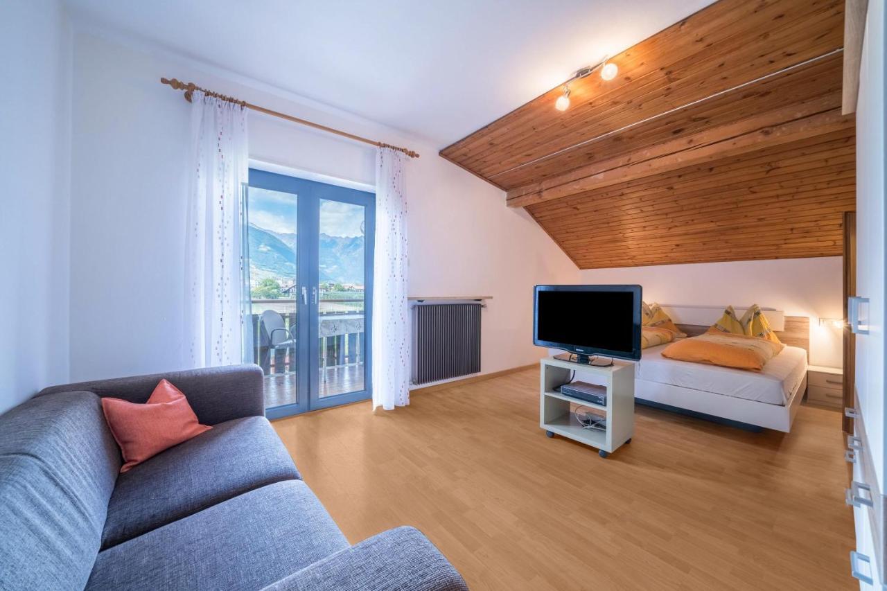 Apartment Tschigat Leilichhof Лана Екстер'єр фото